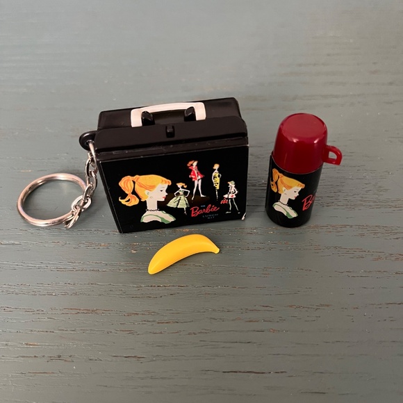 Set of 2 Vintage 1999 Barbie Keychains - Picture 6 of 7